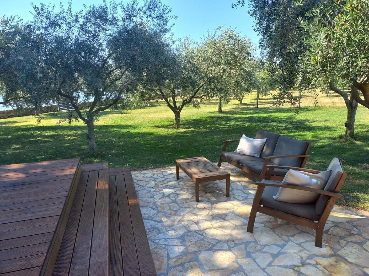 Beach House Ive With Jacuzzi, Pool, Playground And Bbq In An Olive Grove With A Beach, Pomer - Istria المظهر الخارجي الصورة