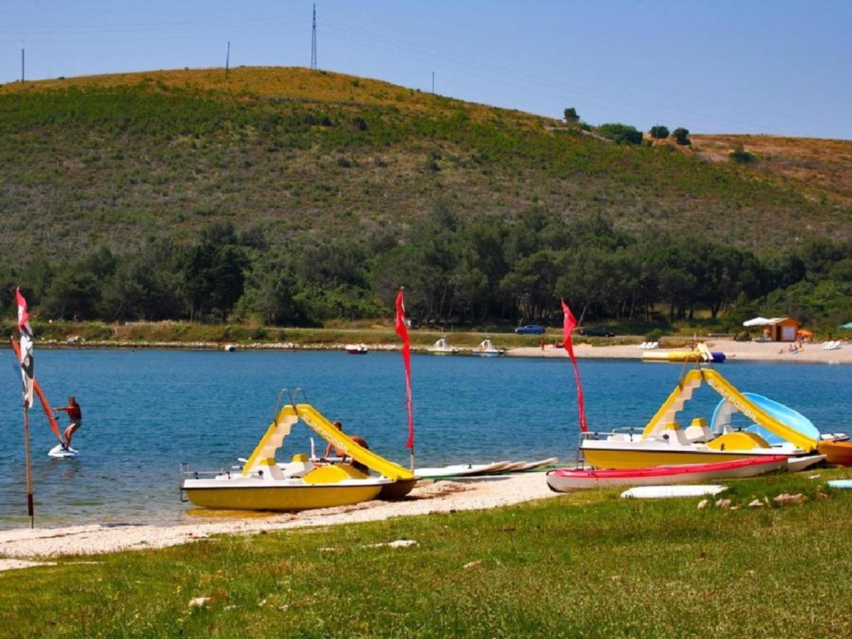 Beach House Ive With Jacuzzi, Pool, Playground And Bbq In An Olive Grove With A Beach, Pomer - Istria المظهر الخارجي الصورة