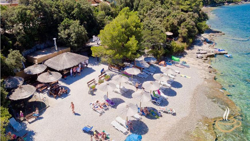 Beach House Ive With Jacuzzi, Pool, Playground And Bbq In An Olive Grove With A Beach, Pomer - Istria المظهر الخارجي الصورة