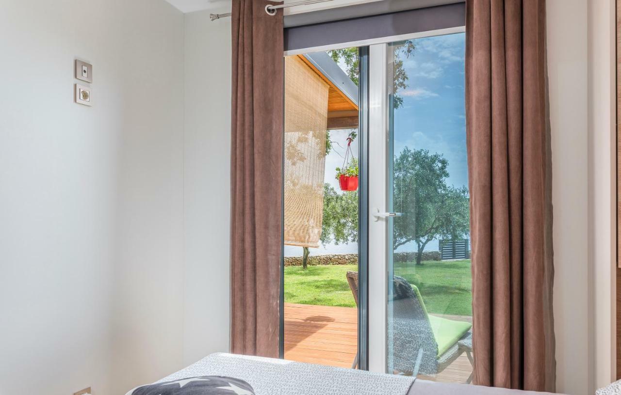 Beach House Ive With Jacuzzi, Pool, Playground And Bbq In An Olive Grove With A Beach, Pomer - Istria المظهر الخارجي الصورة